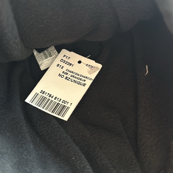 Men’s Le Chateau Hat & Scarf Set - Picture 2 of 3